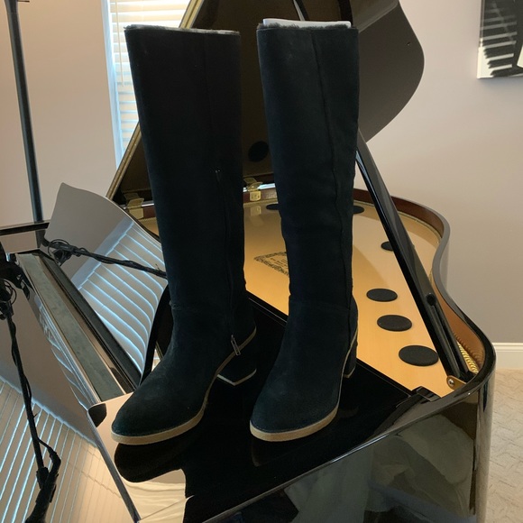 NWOT UGG KASEN TALL BLACK BOOT SIZE 9 - Picture 1 of 6